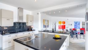 Villa for sale in Hacienda las Chapas, Marbella Öst