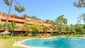 Penthouse for sale in Elviria, Marbella East