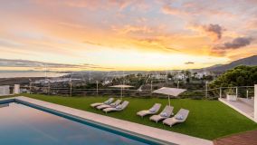 Villa for sale in Altos de Estepona