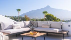 Town House for sale in Aloha Pueblo, Nueva Andalucia