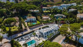 Villa en venta en Nueva Andalucia, Marbella