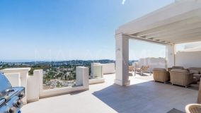 Apartamento en venta en Nueva Andalucia, Marbella