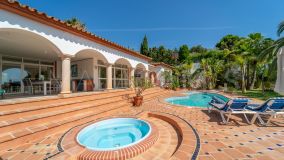 Villa en venta en El Rosario, Marbella Este