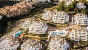 Nueva Andalucia 2 bedrooms penthouse for sale