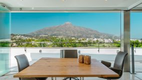 Villa for sale in Las Brisas, Nueva Andalucia