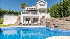 Villa en venta en Estepona