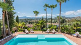 Villa for sale in El Paraiso, Estepona Est