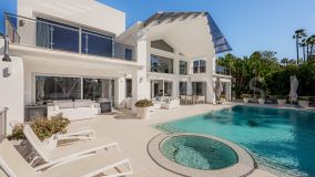 Villa en venta en Nueva Andalucia, Marbella