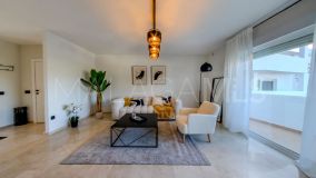 Apartamento en venta en Nueva Andalucia, Marbella