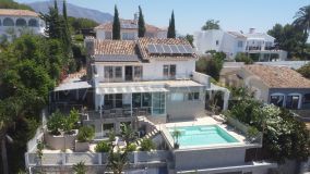 Villa en venta en Nueva Andalucia, Marbella