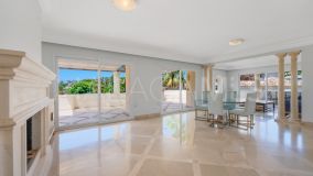 Lägenhet for sale in Las Alamandas, Nueva Andalucia