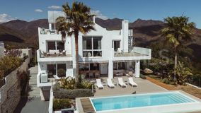 Villa for sale in La Mairena, Marbella Est