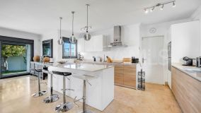 Villa en venta en Nueva Andalucia, Marbella