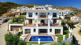 Villa for sale in Benahavis Hills Country Club
