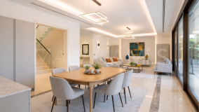 Villa for sale in Estepona