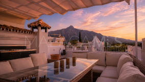 Maison de Ville for sale in Aloha Pueblo, Nueva Andalucia