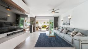 Villa for sale in El Saladillo, Estepona Est