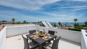 Villa for sale in El Saladillo, Estepona Est