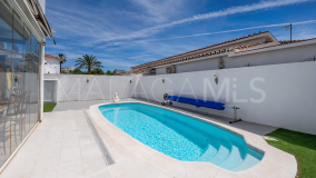 Villa for sale in El Saladillo, Estepona Est