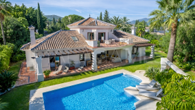 Villa en venta en Nueva Andalucia, Marbella