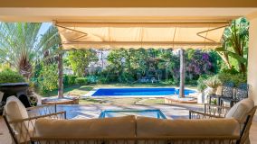 Villa en venta en Los Arqueros, Benahavis