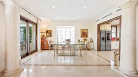 Villa for sale in Los Arqueros, Benahavis