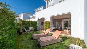 Markplanslägenhet for sale in Cortijo del Mar, Estepona Öst