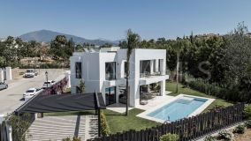 Villa en venta en El Campanario, Estepona Este