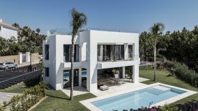 Villa en venta en El Campanario, Estepona Este