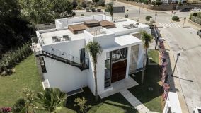 Villa en venta en El Campanario, Estepona Este