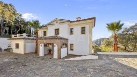 Villa for sale in Casares