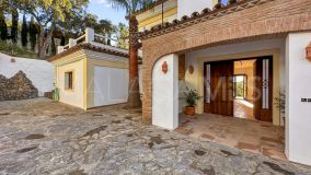 Villa for sale in Casares