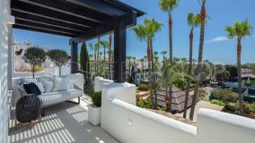 Exquisite duplex penthouse in the exclusive area of Marina de Puente Romano on Marbella's Golden Mile.