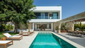 Modern beachside villa in Cortijo Blanco.