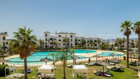 Fabuloso apartamento de 3 dormitorios en planta baja en una comunidad cerrada muy solicitada, en Estepona.