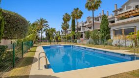 Beautiful spacious 3-bedroom apartment in Jardines de la Colonia. South facing and private. Walking distance to San Pedro town centre and the beach.