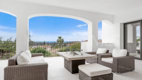 Villa for sale in Altos del Paraiso, Benahavis