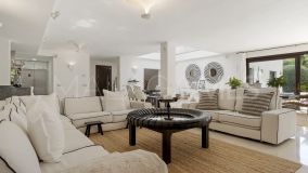 Villa for sale in Nueva Andalucia, Marbella