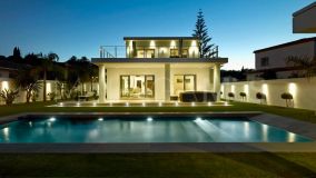 Villa for sale in Nueva Andalucia, Marbella