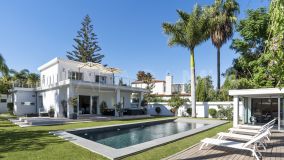 Villa for sale in Nueva Andalucia, Marbella
