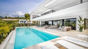 Villa for sale in Nueva Andalucia, Marbella