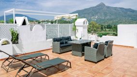 Town House for sale in Aloha Pueblo, Nueva Andalucia