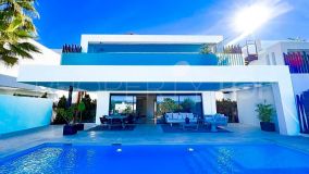 Se vende villa en Los Monteros