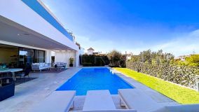 Se vende villa en Los Monteros