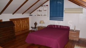 Adosado en venta en El Capricho, Marbella Golden Mile