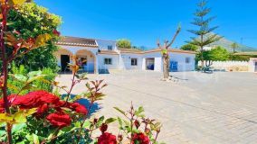 For sale Jávea villa with 5 bedrooms