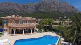 Villa en venta de 5 dormitorios en Montgo