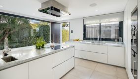 Villa for sale in Nueva Andalucia, Marbella