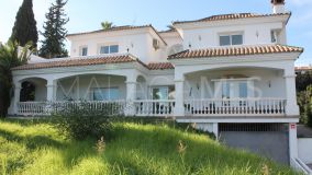 Villa en venta en Nueva Andalucia, Marbella