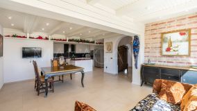 Villa for sale in Fuente del Espanto, Benahavis